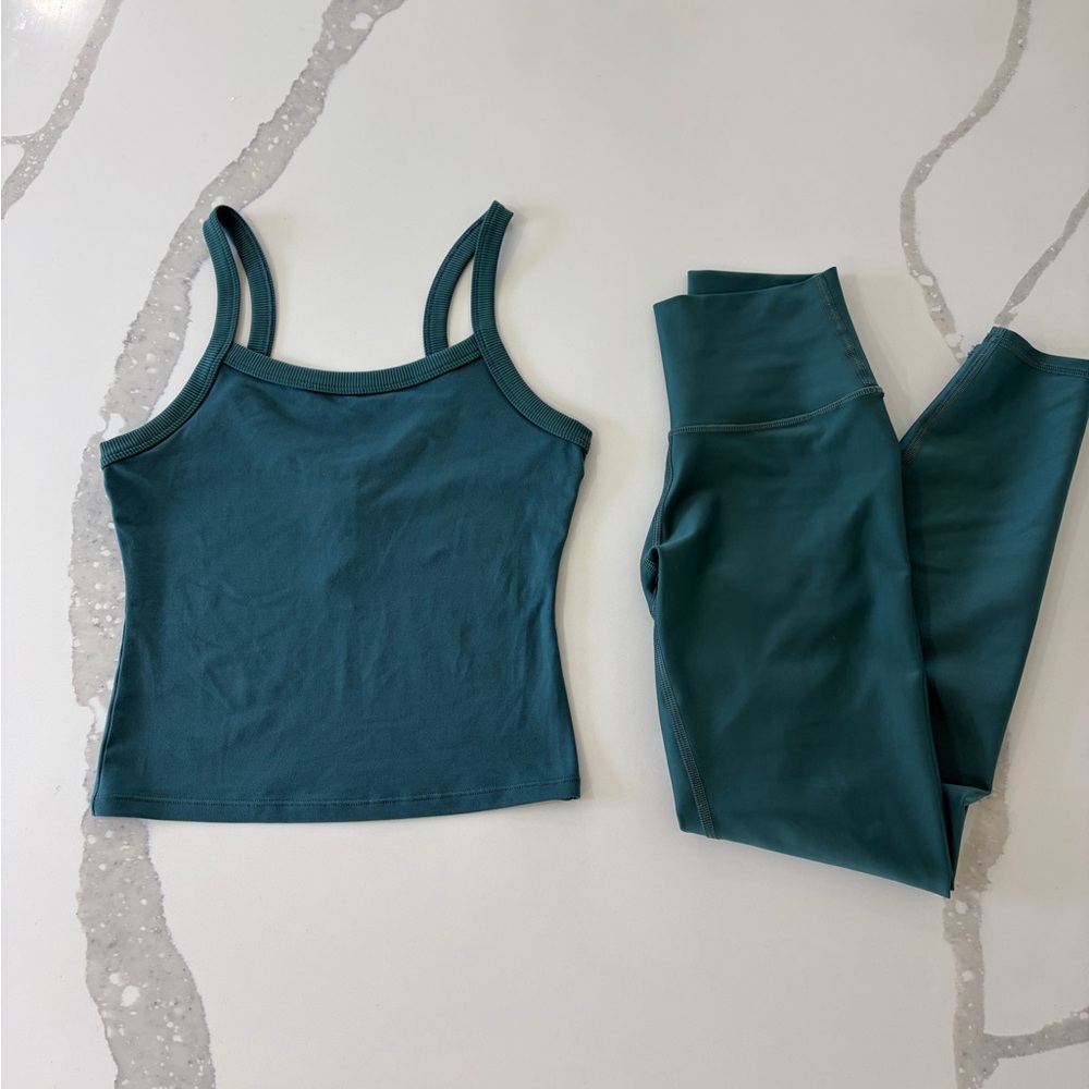 ALO Yoga Winter Ivy Green Matching Tank and Leggings Set